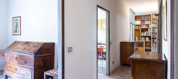 8 rooms Apartment in Reggio Emilia, Italy No. 145721 3