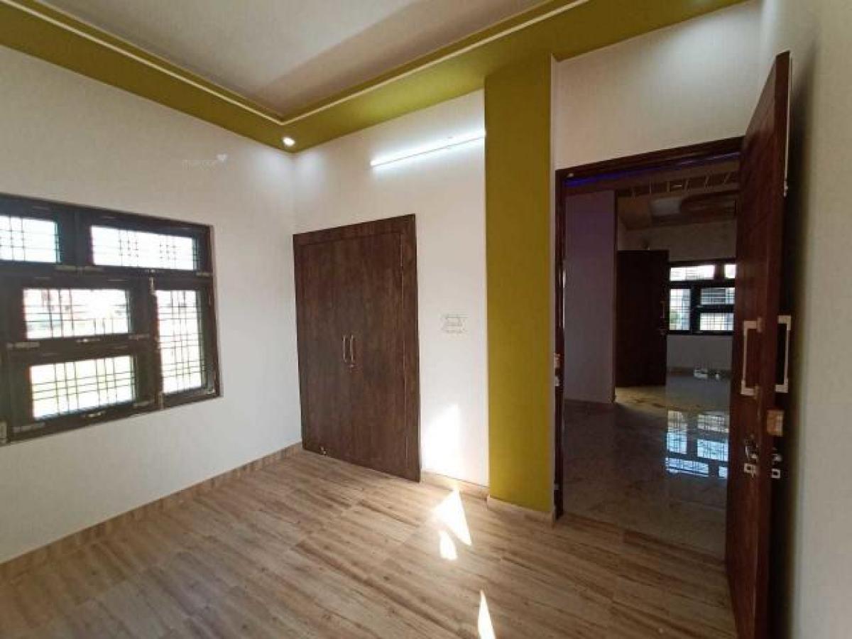 Studio in Haridwar, India No. 28487
