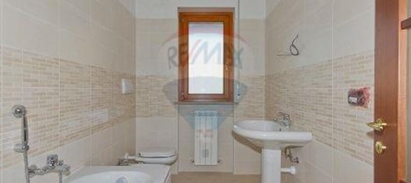 Apartamento de 2 dormitorios en Turin, Italy No. 103273 10