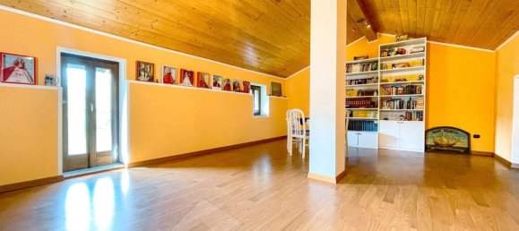 5 bedrooms House in Cavaglio d'Agogna, Italy No. 377469 22