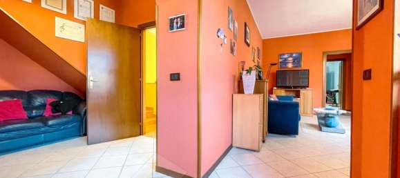 5 bedrooms House in Cavaglio d'Agogna, Italy No. 377469 9