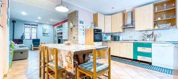 5 bedrooms House in Cavaglio d'Agogna, Italy No. 377469 3