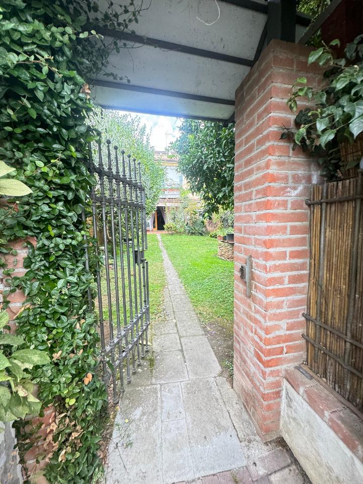 5 rooms House in Pietrasanta, Italy No. 114106