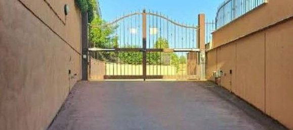 Квартира с 2 комнатами в Рим, Италия № 219292 4