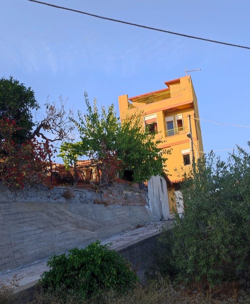 6-Zimmer Haus in Santa Teresa di Riva, Italy, Nr. 115431