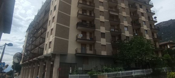 5 rooms Apartment in Saint Vincent, Italy No. 306692 3