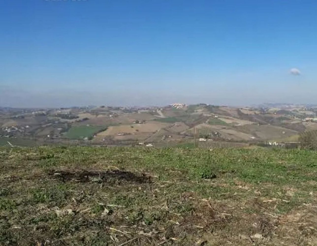 Grundstück in Offida, Italy 1100m², Nr. 255228