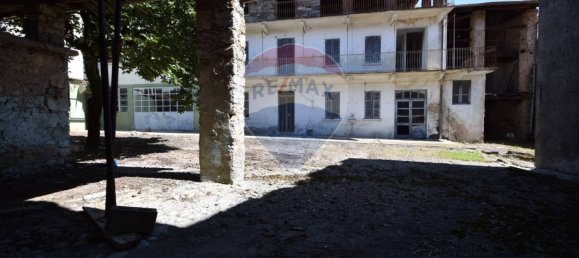 3 bedrooms House in Gozzano, Italy No. 264295 4