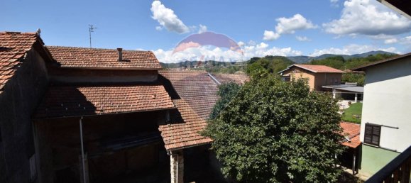 3 bedrooms House in Gozzano, Italy No. 264295 12