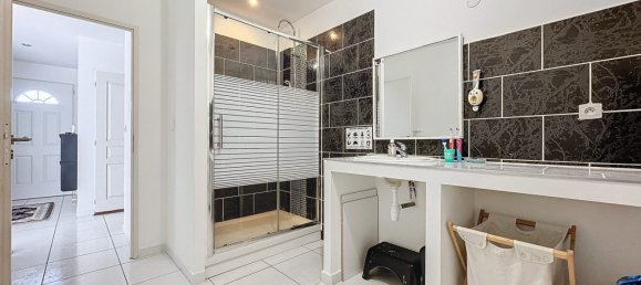 5 bedrooms Villa in Pont-Eveque, France No. 205469 19