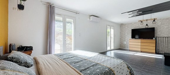 5 bedrooms Villa in Pont-Eveque, France No. 205469 34