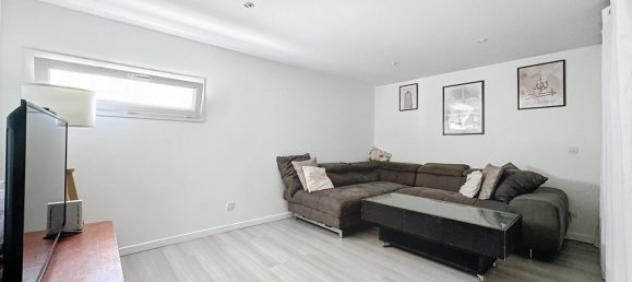 5 bedrooms Villa in Pont-Eveque, France No. 205469 17