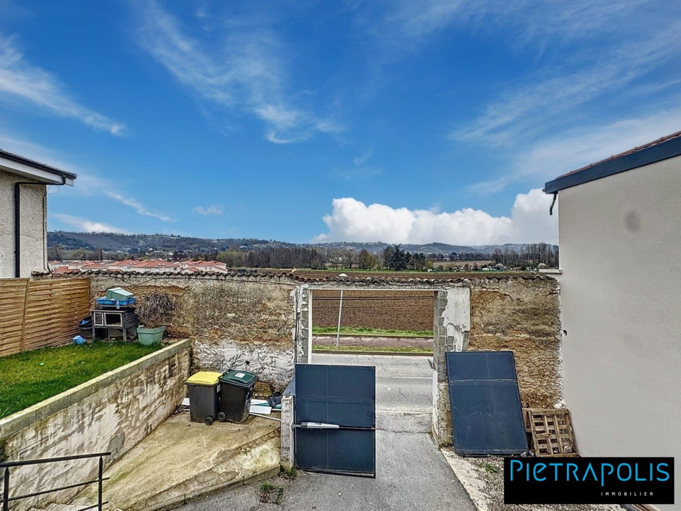 5 bedrooms Villa in Pont-Eveque, France No. 205469