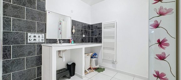 5 bedrooms Villa in Pont-Eveque, France No. 205469 20