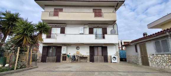 339m² Building in Rome, Italy No. 349105 3