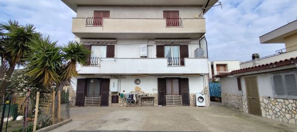 339m² Building in Rome, Italy No. 349105 2