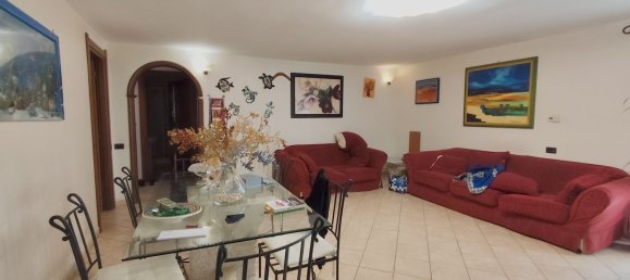 339m² Building in Rome, Italy No. 349105 9