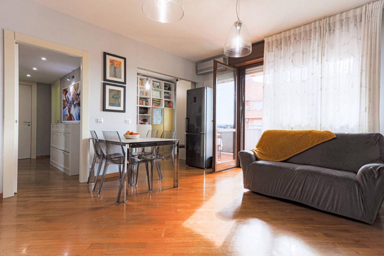 3 rooms Apartment in Rome, Italy No. 31921