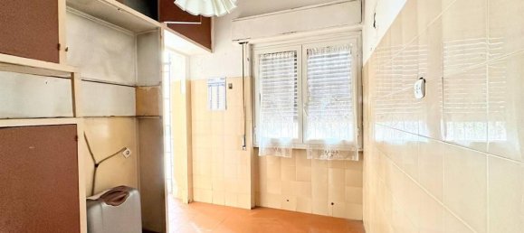 3 rooms Apartment in Rome, Italy No. 30509 11