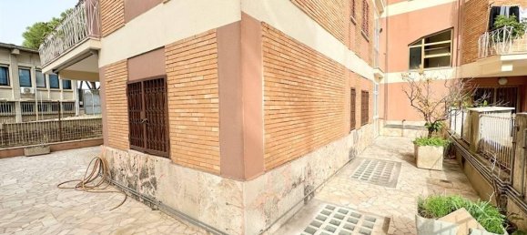 3 rooms Apartment in Rome, Italy No. 30509 32