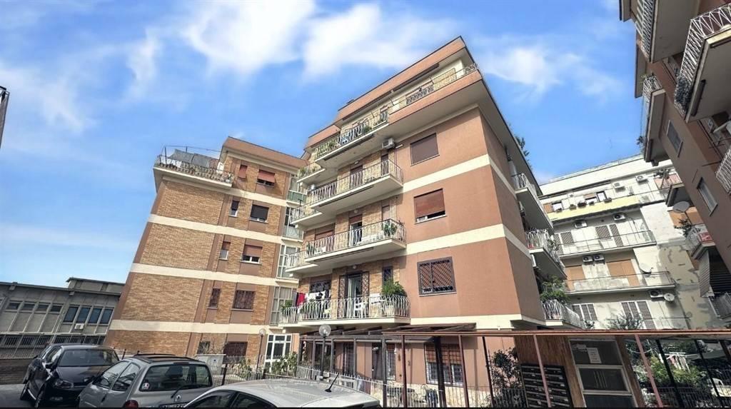 3 rooms Apartment in Rome, Italy No. 30509