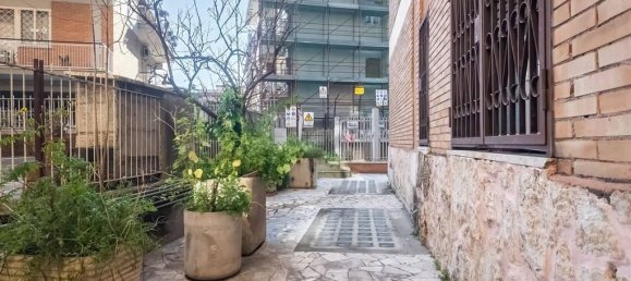 3 rooms Apartment in Rome, Italy No. 30509 84
