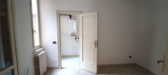 Gewerbliche Immobilie in Bondeno, Italy 54m², Nr. 65802 8