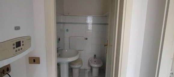 Gewerbliche Immobilie in Bondeno, Italy 54m², Nr. 65802 11