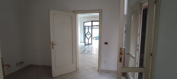 Gewerbliche Immobilie in Bondeno, Italy 54m², Nr. 65802 14