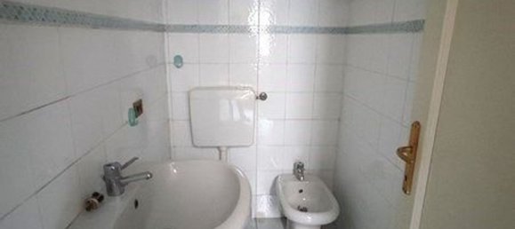 Gewerbliche Immobilie in Bondeno, Italy 54m², Nr. 65802 5