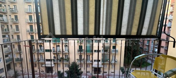 2 bedrooms Apartment in Rome, Italy No. 220751 3