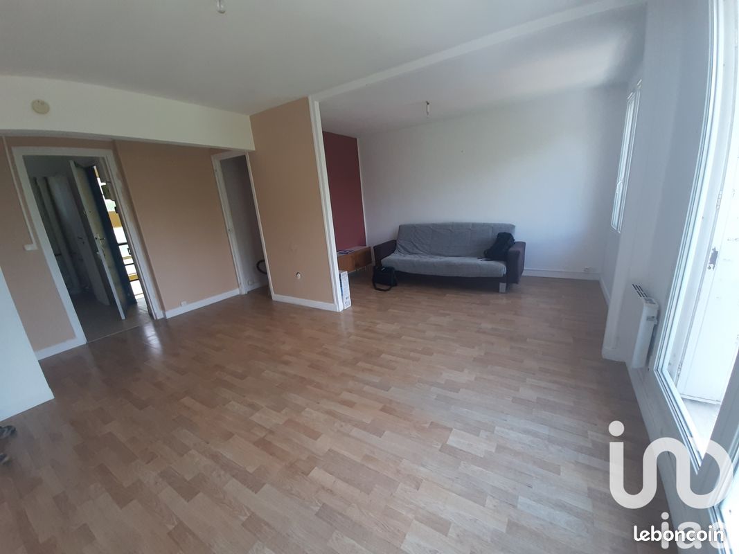 Apartamento de 3 dormitorios en Romilly-sur-Seine, France No. 268515