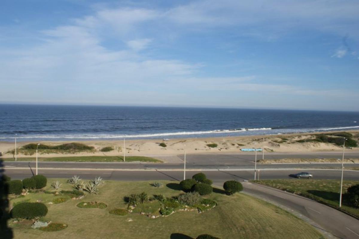 Квартира с 3 спальнями в Мальдонадо, Уругвай № 7346