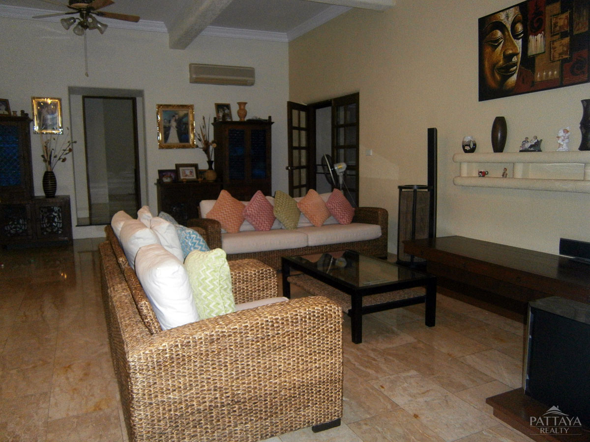 3 bedrooms Cafe / restaurant in Pattaya, Thailand No. 1615