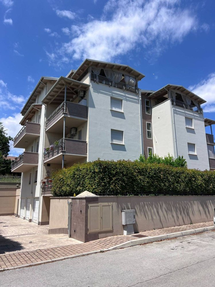 Apartamento de 5 divisões em Rosciano, Italy N.º 299031