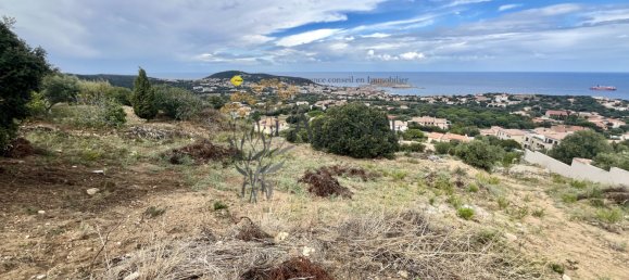  Land in Monticello, France No. 81679 3