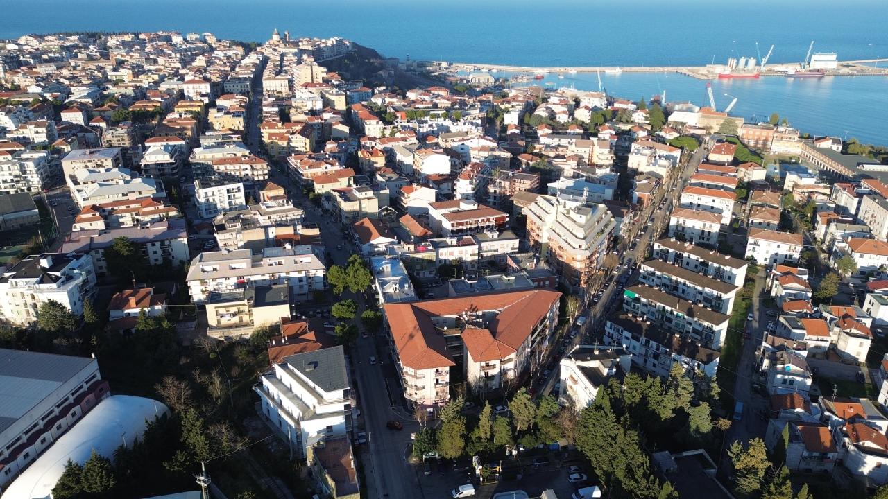 2غرفة شقة في Ortona, Italy رقم 174112