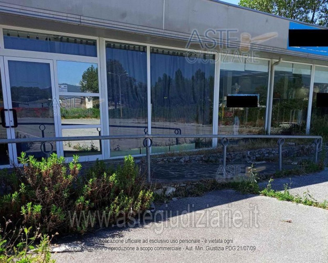 640m² Commercial property in Viareggio, Italy No. 48353