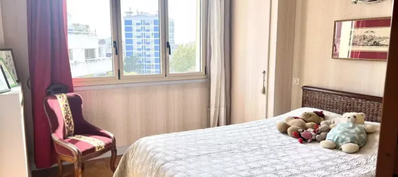 3 bedrooms Apartment in Paris, France No. 176917 6