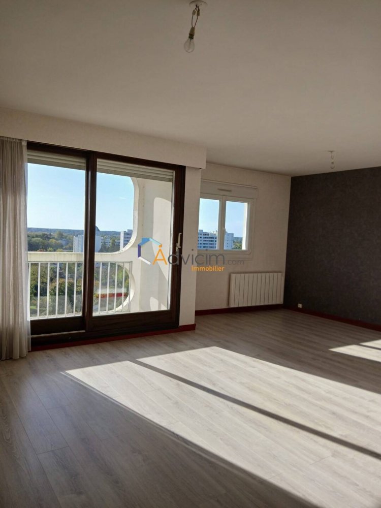 2 chambres Appartement à Orléans, France No. 236800