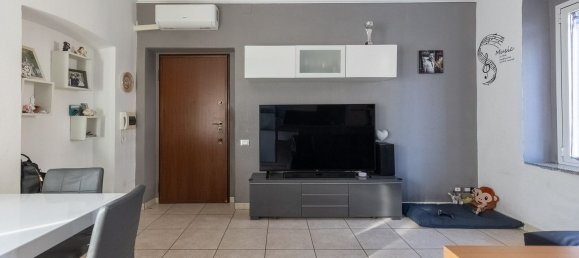 3 rooms Apartment in Giussano, Italy No. 222844 4