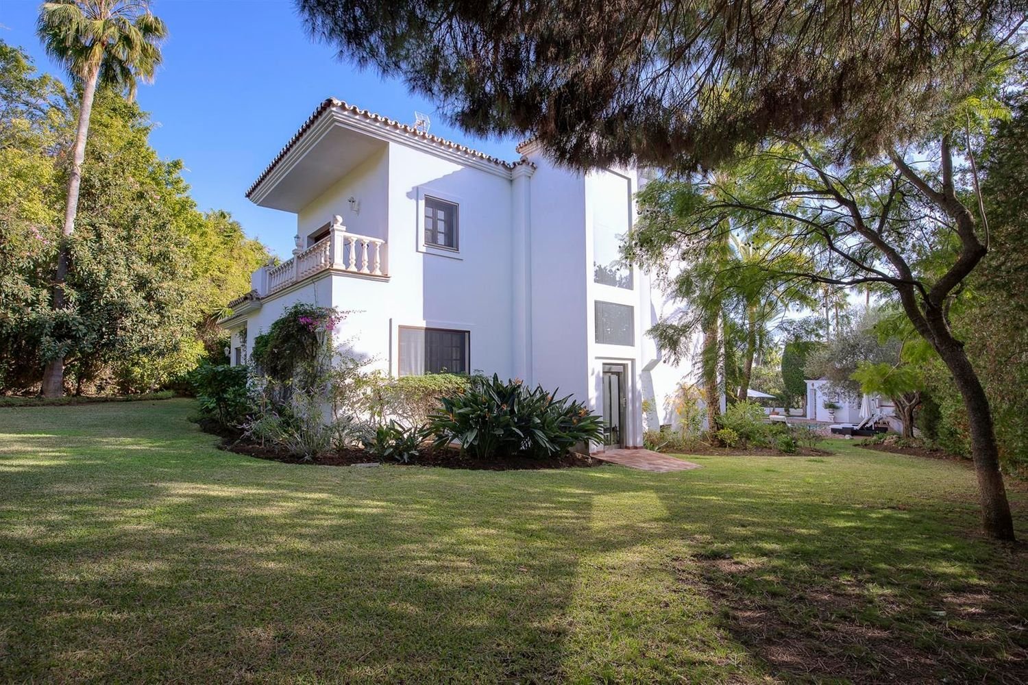 Villa T5 em Estepona, Spain N.º 127510