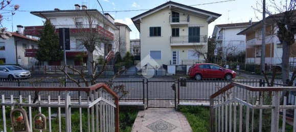 Apartamento de 4 habitaciónes en Riccione, Italy No. 107925 27