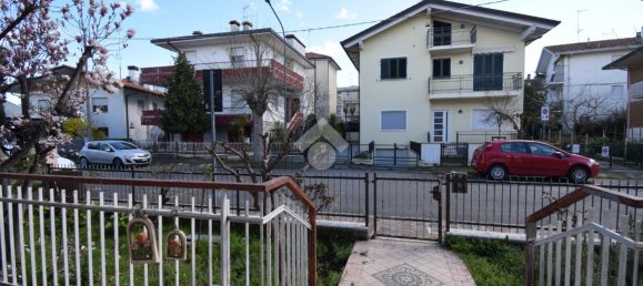 Apartamento de 4 habitaciónes en Riccione, Italy No. 107925 3