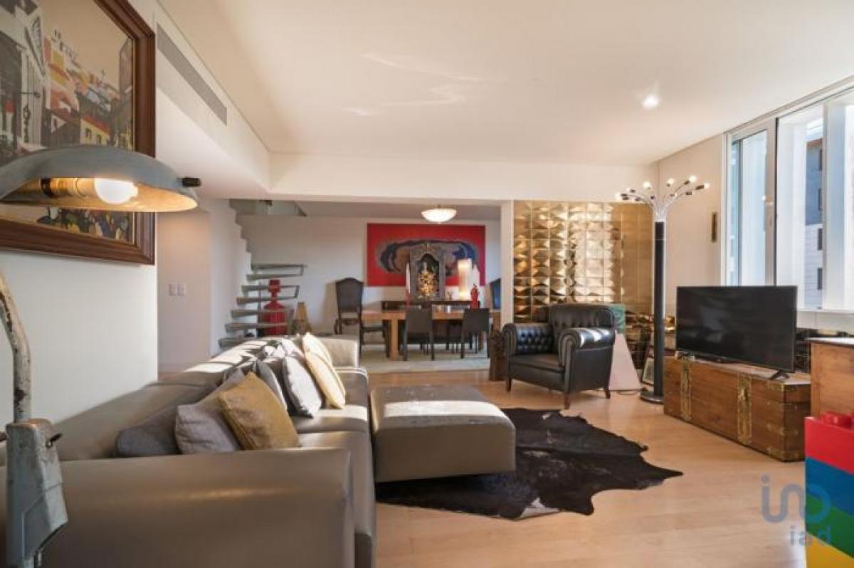 4 bedrooms Apartment in Lisbon, Portugal No. 4715