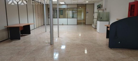 Gewerbliche Immobilie in Horta-Guinardo, Spain 225m², Nr. 79079 2