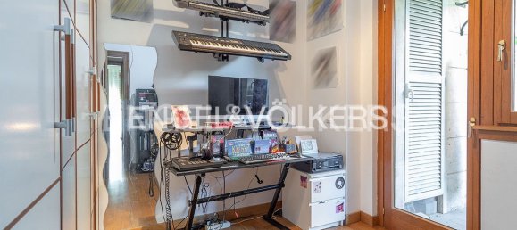 Квартира с 2 спальнями в Рим, Италия № 131372 12