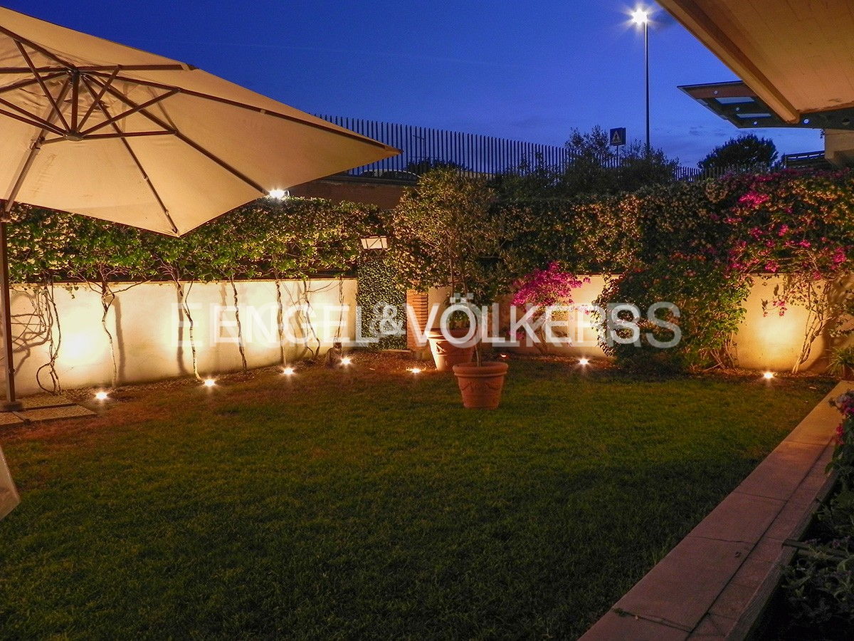 Квартира с 2 спальнями в Рим, Италия № 131372