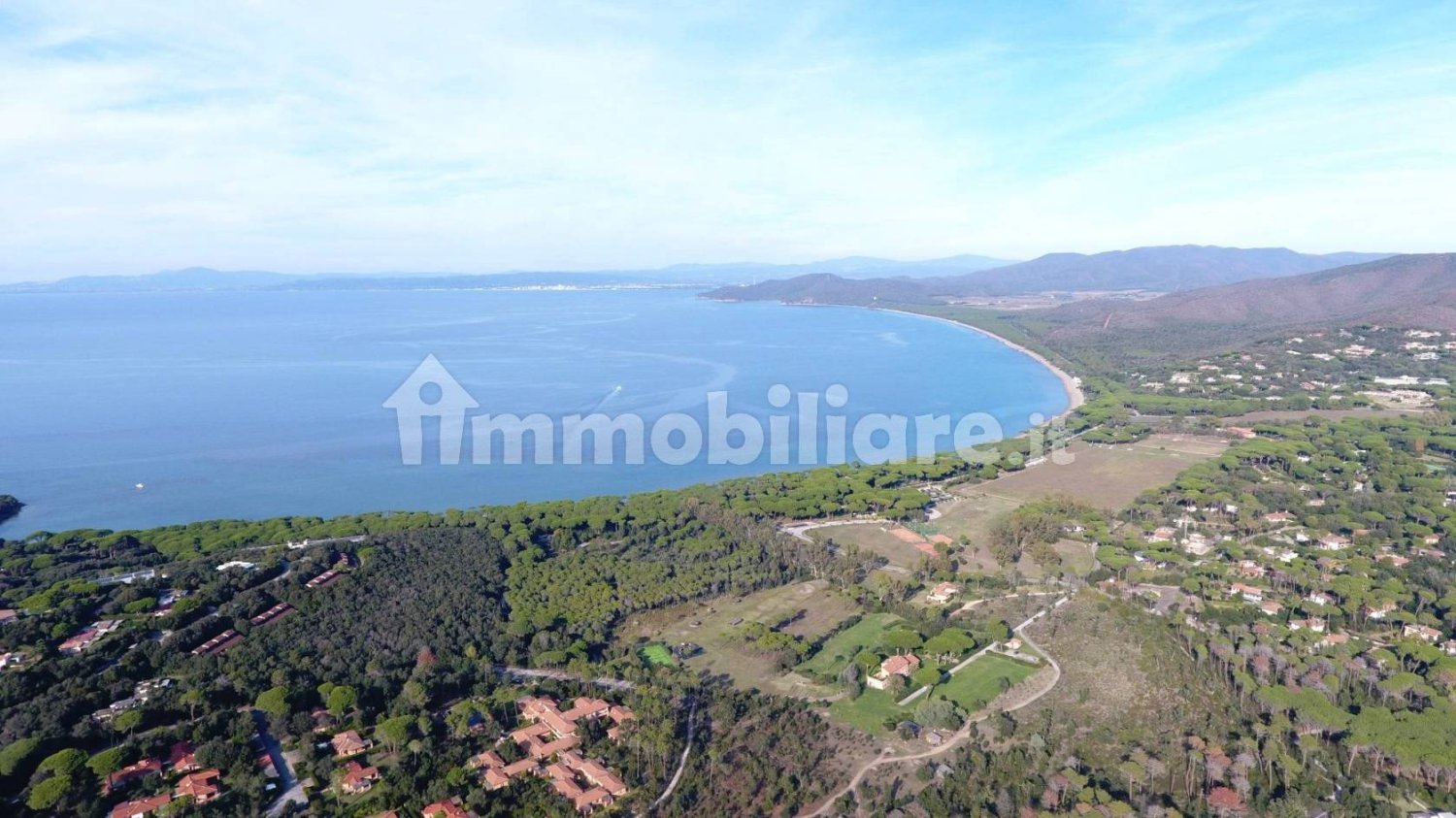 5 bedrooms Villa in Castiglione della Pescaia, Italy No. 326035