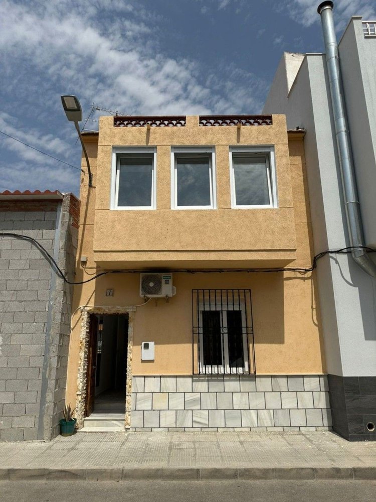 Casa de 3 dormitorios en Almoradí, Spain No. 228836
